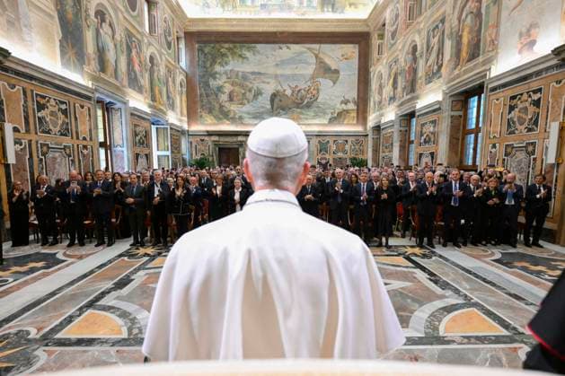 ITALY - POPE LEO XIV RECEIVES EXECUTIVES AND EMPLOYEES OF VARIUS ITALIAN BANKISI IN A PRIVATE AUDIENCE AT THE VATICAN- 2026 5 16 Italy, Rome,Vatican 2026 5 16 .Pope Leo XIV receives Executives and Employees of Various Italian Banksi in a private audience at the Vatican EDITORIAL USE ONLY - NO BOOKS Copyright: xVATICANxMEDIAIx