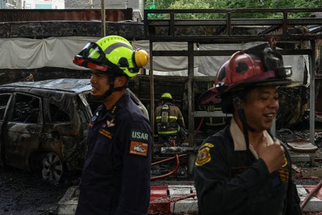 May 16, 2026, Bangkok, Bangkok, Thailand: A train collided with a bus stranded on railway tracks, triggering a fire that engulfed the vehicle, leaving multiple people injured and dead in Bangkok, Thailand, May 16, 2026. Bangkok Thailand - ZUMAp219 20260516_zip_p219_008 Copyright: xNattaphonxPhanphongsanonx