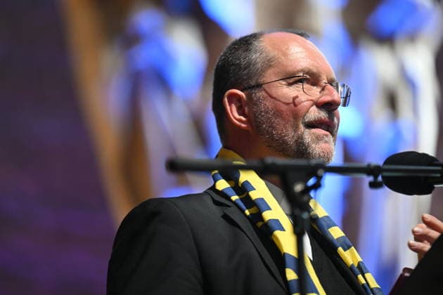Andreas Frick, Hauptgeschaeftsfuehrer von Misereor, ZdK-Mitglied, spricht beim Podium Wem gehoert die Welt? Die neuen Kolonialherren und das Schachern um Ressourcen waehrend des Katholikentags in Wuerzburg (Foto vom 16.05.2026). Bis Sonntag werden beim 104. Deutschen Katholikentag unter dem biblischen Leitwort Hab Mut, steh auf! mehrere zehntausend Teilnehmende zu insgesamt 900 Veranstaltungen erwartet. Das Treffen soll angesichts von Krieg, Klimawandel, sozialer Spaltung sowie Vertrauenskrisen in Politik und Kirche dazu ermutigen, nach Wegen fuer die Zukunft zu suchen. (Siehe epd-Meldung vom 16.05.2026) EDITORIAL USE ONLY