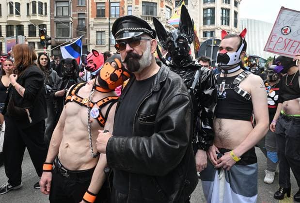 Brussels Pride Celebrates 30 Years BRUSSELS, BELGIUM - MAY 16: The Pride march walks through the streets of the capital.This year marks the 30th anniversary of Pride in Brussels. Thirty years of struggle, pride and visibility for the LGBTQIA+ community. The theme chosen for 2026 reflects the challenges of a world in turmoil: When Times Get Darker, We Shine Brighter. A powerful and unifying message, more necessary than ever in a troubled international context where the rights of the LGBTQIA+ community are under constant threat.on May 16, 2026 in Brussels, Belgium, 16 05 2026 Brussels Belgium  Copyright: xBertxVanxDenxBrouckex