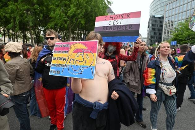 Brussels Pride Celebrates 30 Years BRUSSELS, BELGIUM - MAY 16: The Pride march walks through the streets of the capital.This year marks the 30th anniversary of Pride in Brussels. Thirty years of struggle, pride and visibility for the LGBTQIA+ community. The theme chosen for 2026 reflects the challenges of a world in turmoil: When Times Get Darker, We Shine Brighter. A powerful and unifying message, more necessary than ever in a troubled international context where the rights of the LGBTQIA+ community are under constant threat.on May 16, 2026 in Brussels, Belgium, 16 05 2026 Brussels Belgium  Copyright: xBertxVanxDenxBrouckex