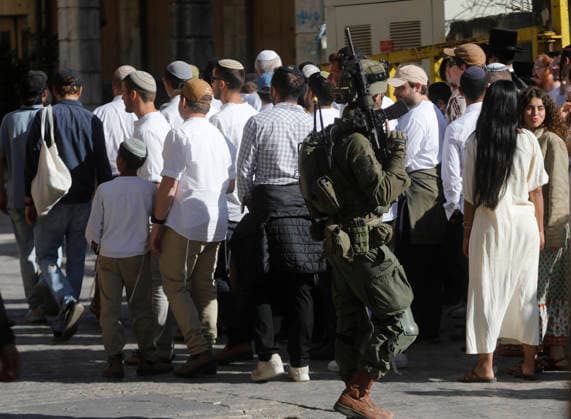 Israeli settlers tour Hebron’s Old City under heavy security Israeli settlers walk through the Old City of Hebron in the occupied West Bank on May 16, 2026, during a tour conducted under the protection of Israeli forces deployed around the entrances and historic market areas. The settlers chanted slogans near several religious and commercial sites while Israeli forces imposed movement restrictions on Palestinians and carried out searches at multiple points across the Old City. Photo by Mamoun Wazwaz apaimages Hebron West Bank Palestinian Territory 160526_Hebron_MW_00(3) Copyright: xapaimagesxMamounxWazwazx xapaimagesx