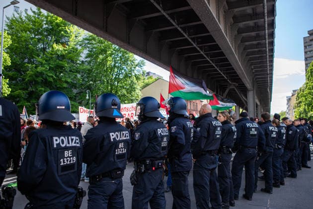 May 16, 2026, Berlin, Berlin, Germany: During the Nakba 78 demonstration in Berlin, there was a heavy police presence. It is estimated that more than 1,000 police officers were deployed. Berlin Germany  - ZUMAc291 20260516_zip_c291_006 Copyright: xMariaxCastrox