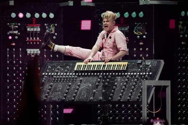 16.05.2026 - Europa, Österreich, Wien: 70. Eurovision Song Contest 2026 in der Wiener Stadthalle - Grand Final; LOOK MUM NO COMPUTER mit dem Song Eins, Zwei, Drei für das Vereinigte Königreich Copyright: xLUKAxKOLANOVICx