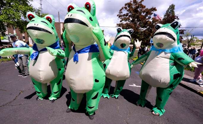 May 16,, 2026 - McMinnville, Oregon, USA - The 26th Annual McMenamins Hotel Oregon UFO Fest commemorates the purported 1950 sighting of a UFO by McMinnville farmer Paul Trent, who made several photos of a disc-shaped object hovering over his land. Mcminnville USA  - ZUMAce6_ 20260516_zaf_ce6_025 Copyright: xBrianxCahnx