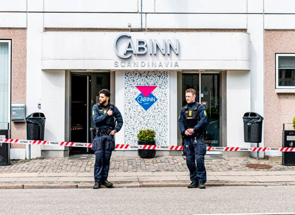 DENMARK Police have fired shots at a man with a knife near Forum The police have fired shots at a man with a knife near Forum in Copenhagen, Sunday, May 17, 2026. In connection with a report about a man with a knife around Forum, a police patrol fired shots at the man with the knife. The man was hit in the leg and has been taken to the hospital for treatment. (Photo: Steven Knap Scanpix 2026) , Copenhagen Denmark Copyright: StevenxKnap StevenxKnapx spdk20260517-121545-L