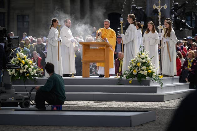 Mit einem Schlussgottesdienst ging am Sonntag (17.05.2026) auf dem Residenzplatz der 104. Deutsche Katholikentag in Wuerzburg zu Ende. (Foto: Diakon Manfred Mueller (Müller)) Zehntausende Teilnehmerinnen und Teilnehmer haben das Christentreffen seit Mittwochabend besucht. Neben innerkirchlichen Themen wie dem Missbrauchsskandal wurde das Laientreffen von Debatten zu weltweiten Kriegen, zum Klimawandel und zur Rolle der Kirche gepraegt. (Siehe epd-Meldung vom 17.05.2026) EDITORIAL USE ONLY