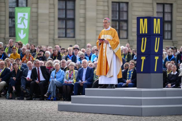 Mit einem Schlussgottesdienst ging am Sonntag (17.05.2026) auf dem Residenzplatz der 104. Deutsche Katholikentag in Wuerzburg zu Ende. (Foto: Bischof Heiner Wilmer, Vorsitzende der katholischen Deutschen Bischofskonferenz (DBK)) Zehntausende Teilnehmerinnen und Teilnehmer haben das Christentreffen seit Mittwochabend besucht. Neben innerkirchlichen Themen wie dem Missbrauchsskandal wurde das Laientreffen von Debatten zu weltweiten Kriegen, zum Klimawandel und zur Rolle der Kirche gepraegt. (Siehe epd-Meldung vom 17.05.2026) EDITORIAL USE ONLY