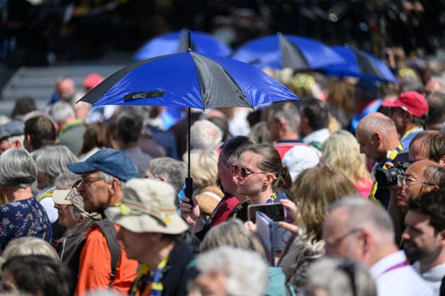 Mit einem Schlussgottesdienst ging am Sonntag (17.05.2026) auf dem Residenzplatz der 104. Deutsche Katholikentag in Wuerzburg zu Ende. Zehntausende Teilnehmerinnen und Teilnehmer haben das Christentreffen seit Mittwochabend besucht. Neben innerkirchlichen Themen wie dem Missbrauchsskandal wurde das Laientreffen von Debatten zu weltweiten Kriegen, zum Klimawandel und zur Rolle der Kirche gepraegt. (Siehe epd-Meldung vom 17.05.2026) EDITORIAL USE ONLY