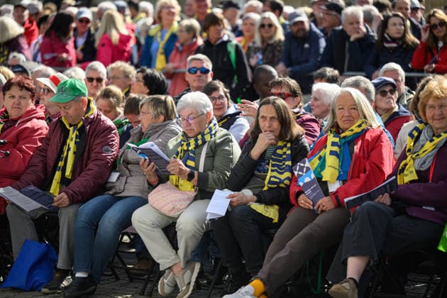 Mit einem Schlussgottesdienst ging am Sonntag (17.05.2026) auf dem Residenzplatz der 104. Deutsche Katholikentag in Wuerzburg zu Ende. Zehntausende Teilnehmerinnen und Teilnehmer haben das Christentreffen seit Mittwochabend besucht. Neben innerkirchlichen Themen wie dem Missbrauchsskandal wurde das Laientreffen von Debatten zu weltweiten Kriegen, zum Klimawandel und zur Rolle der Kirche gepraegt. (Siehe epd-Meldung vom 17.05.2026) EDITORIAL USE ONLY