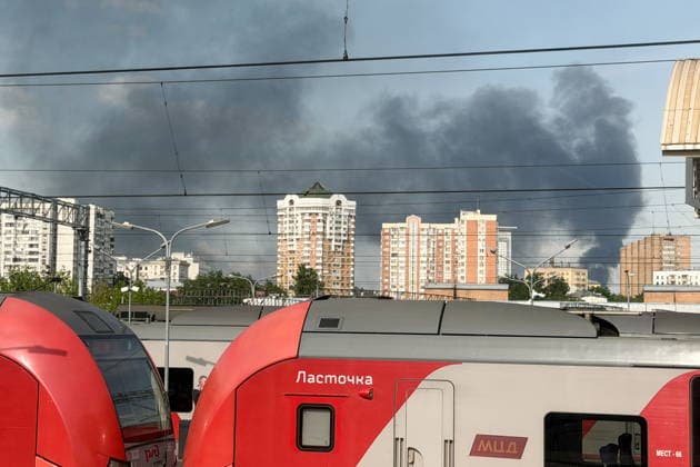 RUSSIA, MOSCOW - MAY 17, 2026: Smoke billows from a fire near Cherkizovskaya station of the Moscow Metro as seen from Leningradsky railway station. Pavel Seleznev TASS  92622623