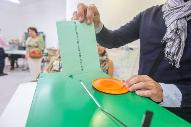 May 17, 2026: May 17, 2026 (Malaga) Details reason for the autonomous elections of Andalusia - ZUMAc161 20260517_zap_c161_022 Copyright: xLorenzoxCarnerox