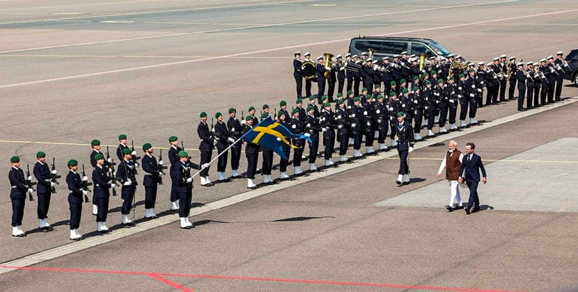 RECORD DATE NOT STATED PM Modi arrives to a warm welcome in Sweden Gothenburg Sweden , May 17 (ANI): Prime Minister Narendra Modi receives a guard of honour at Gothenburg airport, in Gothenburg on Sunday. Sweden Prime Ulf Minister Kristersson also present. (@narendramodi X ANI Photo) Gothenburg Sweden Copyright: xANIx ANI_20260517406