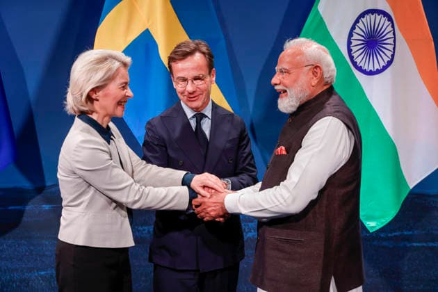 GÖTEBORG, SWEDEN 20260517 European Commission President Ursula von der Leyen, Swedish Prime Minister Ulf Kristersson M , and Indian Prime Minister Narendra Modi, after a press briefing in Gothenburg, Sweden, Sunday, May 17, 2026 Indian Prime Minister here for bilateral meetings with government and business leaders GÖTEBORG SWEDEN x9200x  Copyright: xAdamxIhse TTx MODI I GÖTEBORG plTQ71r7RZ0