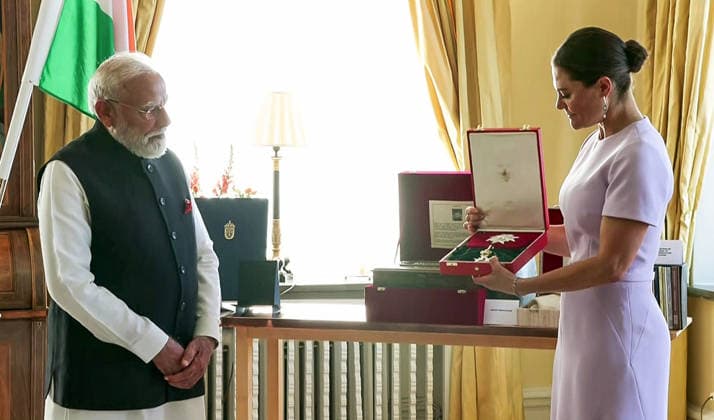 RECORD DATE NOT STATED PM Modi being conferred with Sweden s Royal Order of Polar Star Gothenburg Sweden , May 17 (ANI): Prime Minister Narendra Modi being conferred with Sweden s Royal Order of Polar Star, the highest honour awarded to a Head of Government by the Scandinavian nation, in Gothenburg on Sunday. (DD ANI Video Grab) Gothenburg Sweden Copyright: xANIx ANI_20260517504