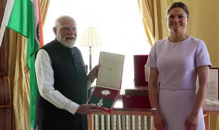 RECORD DATE NOT STATED PM Modi being conferred with Sweden s Royal Order of Polar Star Gothenburg Sweden , May 17 (ANI): Prime Minister Narendra Modi being conferred with Sweden s Royal Order of Polar Star, the highest honour awarded to a Head of Government by the Scandinavian nation, in Gothenburg on Sunday. (DD ANI Video Grab) Gothenburg Sweden Copyright: xANIx ANI_20260517505