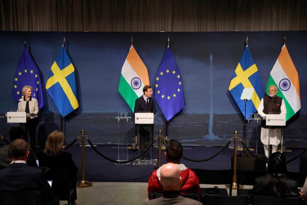 European Commission President Ursula von der Leyen, Swedish Prime Minister Ulf Kristersson and Indian Prime Minister Narendra Modi, at a press conference in Gothenburg, Sweden, Sunday, May 17, 2026 The Indian Prime Minister will have bilateral meetings with government and business leaders GÖTEBORG SWEDEN x9200x  Copyright: xAdamxIhse TTx INDIAN PRIME MINISTER IN GOTHENBURG 4mwVLXpx45A
