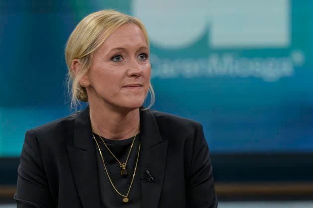 im Bild v.l.: Melanie Baum, Unternehmerin, Geschäftsführerin Baum Zerspanungstechnik, GER, Berlin, Studio, zu Gast bei - Caren Miosga, Polittalk, TV, Format, Aufzeichnung, aufgezeichnet, Das Erste, aus Adlershof - am Studio 20, Thema: Kriegt die Regierung die Kurve, Herr Söder? 17.05.2026, Copyright: HMBxMedia UwexKoch