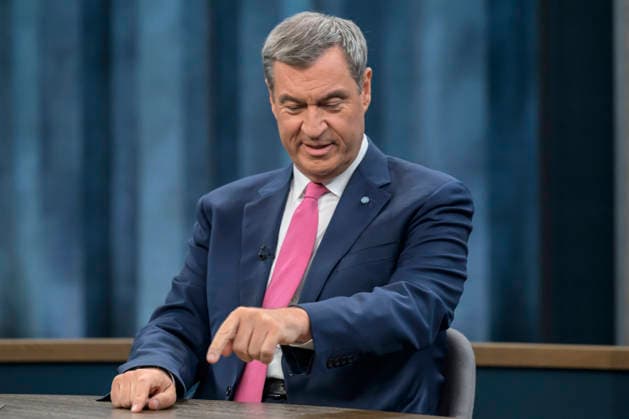 im Bild v.l.: Markus Söder, Ministerpräsident Bayern, CSU, GER, Berlin, Studio, zu Gast bei - Caren Miosga, Polittalk, TV, Format, Aufzeichnung, aufgezeichnet, Das Erste, aus Adlershof - am Studio 20, Thema: Kriegt die Regierung die Kurve, Herr Söder? 17.05.2026, Copyright: HMBxMedia UwexKoch