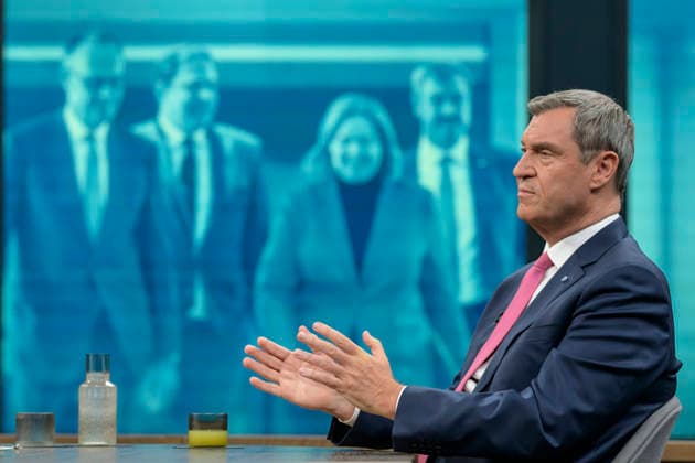 im Bild v.l.: Markus Söder, Ministerpräsident Bayern, CSU, GER, Berlin, Studio, zu Gast bei - Caren Miosga, Polittalk, TV, Format, Aufzeichnung, aufgezeichnet, Das Erste, aus Adlershof - am Studio 20, Thema: Kriegt die Regierung die Kurve, Herr Söder? 17.05.2026, Copyright: HMBxMedia UwexKoch
