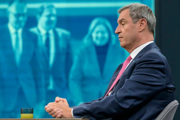 im Bild v.l.: Markus Söder, Ministerpräsident Bayern, CSU, GER, Berlin, Studio, zu Gast bei - Caren Miosga, Polittalk, TV, Format, Aufzeichnung, aufgezeichnet, Das Erste, aus Adlershof - am Studio 20, Thema: Kriegt die Regierung die Kurve, Herr Söder? 17.05.2026, Copyright: HMBxMedia UwexKoch