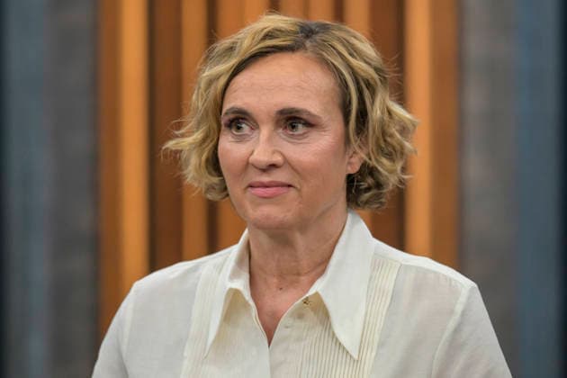 im Bild v.l.: Caren Miosga, GER, Berlin, Studio, zu Gast bei - Caren Miosga, Polittalk, TV, Format, Aufzeichnung, aufgezeichnet, Das Erste, aus Adlershof - am Studio 20, Thema: Kriegt die Regierung die Kurve, Herr Söder? 17.05.2026, Copyright: HMBxMedia UwexKoch