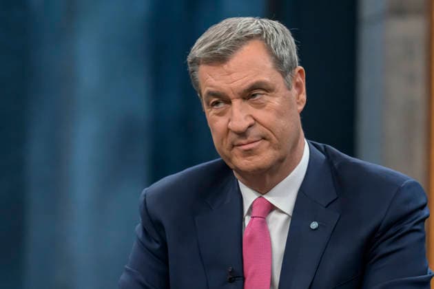 im Bild v.l.: Markus Söder, Ministerpräsident Bayern, CSU, GER, Berlin, Studio, zu Gast bei - Caren Miosga, Polittalk, TV, Format, Aufzeichnung, aufgezeichnet, Das Erste, aus Adlershof - am Studio 20, Thema: Kriegt die Regierung die Kurve, Herr Söder? 17.05.2026, Copyright: HMBxMedia UwexKoch
