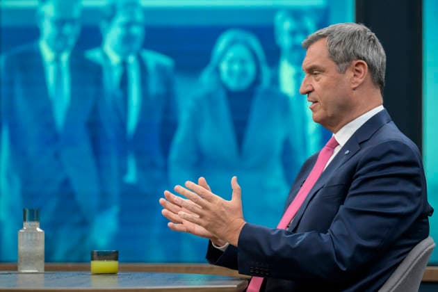 im Bild v.l.: Markus Söder, Ministerpräsident Bayern, CSU, GER, Berlin, Studio, zu Gast bei - Caren Miosga, Polittalk, TV, Format, Aufzeichnung, aufgezeichnet, Das Erste, aus Adlershof - am Studio 20, Thema: Kriegt die Regierung die Kurve, Herr Söder? 17.05.2026, Copyright: HMBxMedia UwexKoch