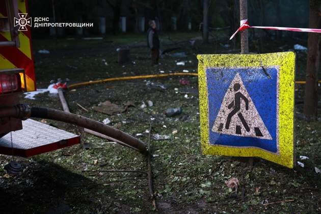Aftermath of Russian attack in Dnipropetrovsk DNIPROPETROVSK, UKRAINE - MAY 18: (----EDITORIAL USE ONLY - MANDATORY CREDIT - STATE EMERGENCY SERVICE OF UKRAINE HANDOUT - NO MARKETING NO ADVERTISING CAMPAIGNS - DISTRIBUTED AS A SERVICE TO CLIENTS----) Firefighters work at the area after a Russian attack as the buildings, private homes, businesses, and vehicles are damaged in Dnipropetrovsk, Ukraine on May 18, 2026. 26 people, including 2 children, were injured after the attack. State Emergency Service of Ukraine Anadolu Dnipropetrovsk Ukraine. Editorial use only. Please get in touch for any other usage.  Copyright: x2026xAnadoluxStatexEmergencyxServicexofxUkrainex