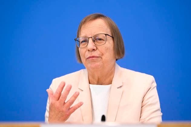 ABB BPK-TREIBHAUSGASE- Dr. Barbara Schlomann, Vorsitzende vom Expertenrat für Klimafragen (ERK), Fraunhofer-Institut fuer System- und Innovationsforschung ISI Thema Vorstellung Bericht Veroeffentlichung des Pruefberichts zur Berechnung der deutschen Treibhausgasemissionen für das Jahr 2025 und zu den Projektionsdaten 2026 auf der BPK Berlin Bundespressekonferenz am 18.05.2026 Berlin Deutschland