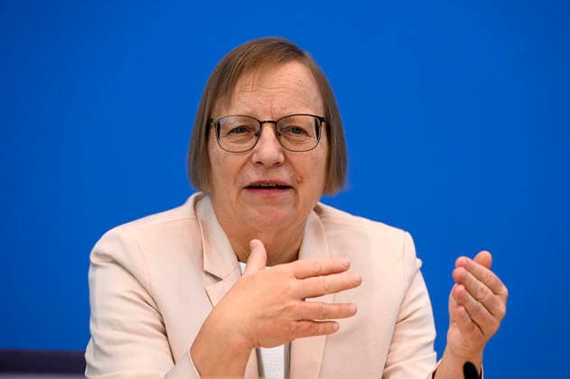 ABB BPK-TREIBHAUSGASE- Dr. Barbara Schlomann, Vorsitzende vom Expertenrat für Klimafragen (ERK), Fraunhofer-Institut fuer System- und Innovationsforschung ISI Thema Vorstellung Bericht Veroeffentlichung des Pruefberichts zur Berechnung der deutschen Treibhausgasemissionen für das Jahr 2025 und zu den Projektionsdaten 2026 auf der BPK Berlin Bundespressekonferenz am 18.05.2026 Berlin Deutschland