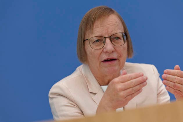 Prüfbericht Treibhausgasemissionen 2025 2026-04-24 Deutschland, Berlin Bundespressekonferenz: Der Expertenrat für klimafragen (ERK) stellt seinen Prüfbericht zur Berechnung der deutschen Treibhausgasemissionen für das Jahr 2025 und zu den Projektionsdaten 2026 vor. Im Bild Dr. Barbara Schlomann, Fraunhofer-Institut für System- und Innovationsforschung ISI und Vorsitzende ERK.