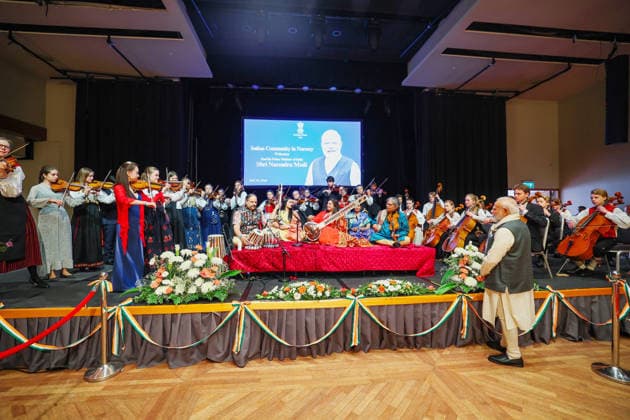 RECORD DATE NOT STATED PM Modi arrives in Norway Prime Minister Narendra Modi witnesses a performance by artists upon his arrival, in Oslo on Monday. (DPR PMO ANI Photo) Oslo Norway Copyright: xANIx ANI_20260518204
