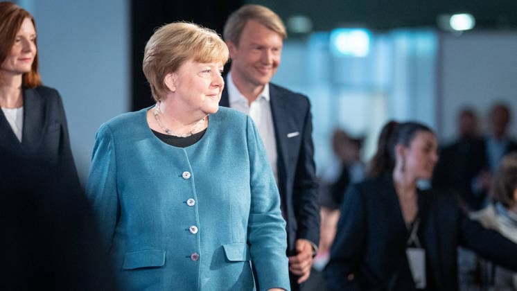 Bundeskanzlerin a.D. Angela Merkel beim WDR Europaforum im Rahmen der re:publica 2026, mit Markus Preiß, Studioleiter und Chefredakteur Fernsehen, ARD‘Hauptstadtstudio, im Hintergrund;Digitalkonferenz re:publica 2026 in Berlin, Berlin Berlin Deutschland Eventlocation STATION