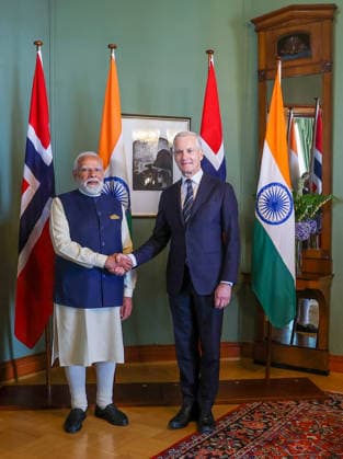 PM Modi meets Norway PM Jonas Gahr Store Oslo Norway , May 18 (ANI): Prime Minister Narendra Modi meets Prime Minister of Norway Jonas Gahr Store, in Oslo on Monday. (DPR PMO ANI Photo) Oslo Norway Copyright: xANIx ANI_20260518298
