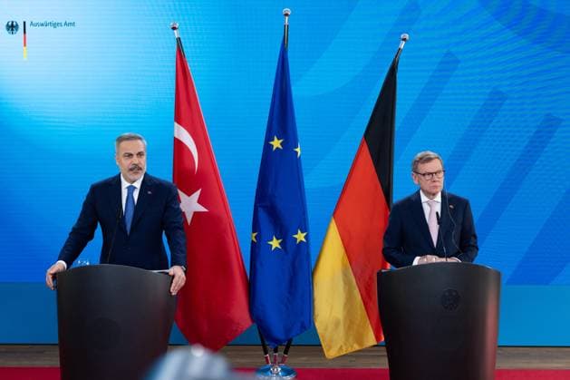 Fidan - Wadephul joint press conference in Berlin BERLIN, GERMANY - MAY 18: Turkish Foreign Minister Hakan Fidan (L) and German Foreign Minister Johann David Wadephul (R) hold a joint press conference following the Third Meeting of the Strategic Dialogue Mechanism between Turkiye and Germany in Berlin, Germany, on May 18, 2026. Murat Gok Anadolu Berlin Germany. Editorial use only. Please get in touch for any other usage.  Copyright: x2026xAnadoluxMuratxGokx