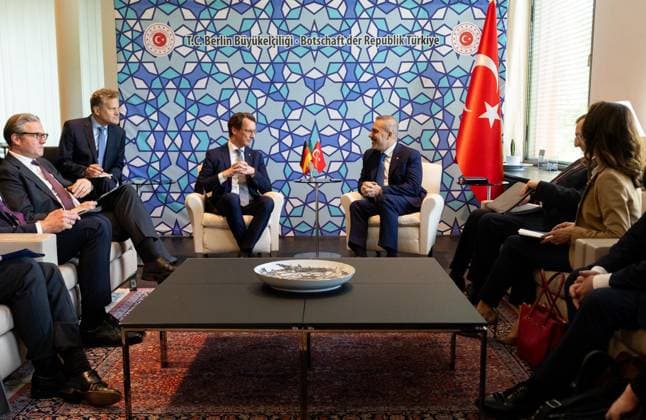 Fidan - Wust meeting in Berlin BERLIN, GERMANY - MAY 18: Turkish Foreign Minister Hakan Fidan (C-R) meets with Minister-President of North Rhine-Westphalia Hendrik Wust (C-L) as part of his visit to Berlin, Germany, on May 18, 2026. Murat Gok Anadolu Berlin Germany. Editorial use only. Please get in touch for any other usage.  Copyright: x2026xAnadoluxMuratxGokx