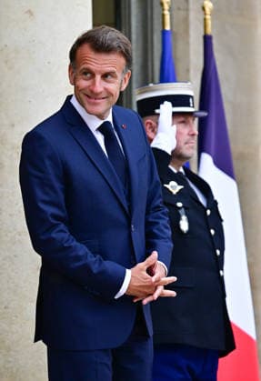 Le président d la République française Emmanuel Macron reçoit la Première ministre du Québec au palais présidentiel de lÉlysée à Paris, France, le 18 mai 2026 Christian Liewig Bestimage French President Emmanuel Macron receives the Premier of Quebec at the Elysee Presidential Palace in Paris, France, on May 18, 2026 Paris France  Copyright: xChristianxLiewigx xBestimagexChristianxLiewigx xBestimagex