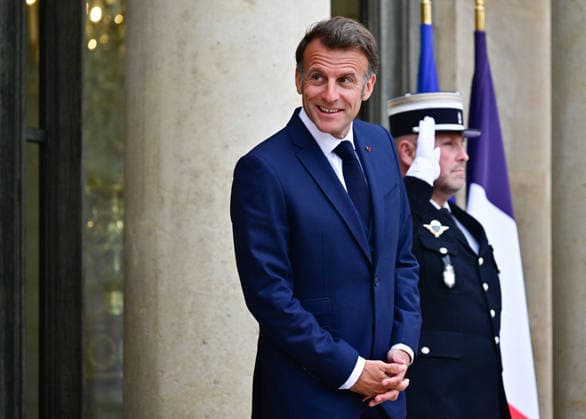 Le président d la République française Emmanuel Macron reçoit la Première ministre du Québec au palais présidentiel de lÉlysée à Paris, France, le 18 mai 2026 Christian Liewig Bestimage French President Emmanuel Macron receives the Premier of Quebec at the Elysee Presidential Palace in Paris, France, on May 18, 2026 Paris France  Copyright: xChristianxLiewigx xBestimagexChristianxLiewigx xBestimagex