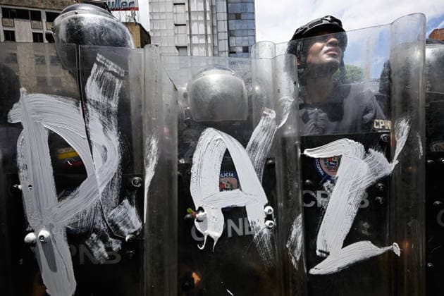 Demonstration in honor of Carmen Navas in Caracas CARACAS, VENEZUELA - MAY 18: Protesters attend a demonstration in honor of Carmen Navas, an 82-year-old mother who died after months of demanding information about her detained son, Victor Quero, who died in state custody in Caracas, Venezuela, May 18, 2026. Maxwell Brienco Anadolu Caracas Venezuela. Editorial use only. Please get in touch for any other usage.  Copyright: x2026xAnadoluxMaxwellxBriencox