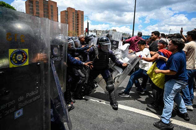 Demonstration in honor of Carmen Navas in Caracas CARACAS, VENEZUELA - MAY 18: Protesters attend a demonstration in honor of Carmen Navas, an 82-year-old mother who died after months of demanding information about her detained son, Victor Quero, who died in state custody in Caracas, Venezuela, May 18, 2026. Maxwell Brienco Anadolu Caracas Venezuela. Editorial use only. Please get in touch for any other usage.  Copyright: x2026xAnadoluxMaxwellxBriencox