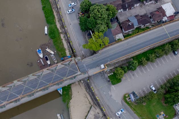Collapse at GradiÅ¡ka border bridge over Sava River An aerial view shows the collapsed section of the cross-border bridge over the Sava River at the GradiÅ¡ka border crossing in Bosnia and Herzegovina, on May 19, 2026. The border crossing and nearby traffic were temporarily closed after part of the bridge collapsed shortly after midnight, with no injuries reported.  DejanxRakita PIXSELL