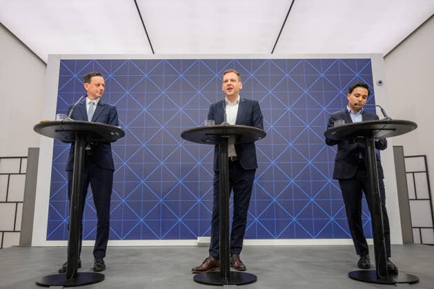 photonews.at - Wien, 19.05.2026. Anl. der morgigen, 20.05. stattfindenden Nationalratssitzung laden die Klubobmänner der Regierung zur Plenarvorschau ein. PHOTO: Klubobmann der ÖVP Ernst Gödl, Klubobmann der SPÖ Philip Kucher und Klubmann von NEOS Yannick Shetty Ahead of tomorrow’s National Council meeting on 20 May, the government’s parliamentary group leaders invite you to a preview of the agenda. Regierung, Nationalrat, Penarsitzung, Nationalratssitzung, Vorschau, Koalitionsparteien PK Der Klubobmänner der Regierung mit der Plenarvorschau