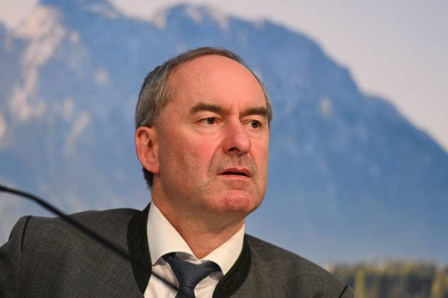 Hubert AIWANGER (Freie Waehler,Wirtschaftsminister Bayern), Einzelbild,angeschnittenes Einzelmotiv, Portrait,Portraet. Pressekonferenz der Bayerischen Staatsregierung nach Kabinettssitzung am 19.05.2026 im Prinz Carl Palais in Muenchen.