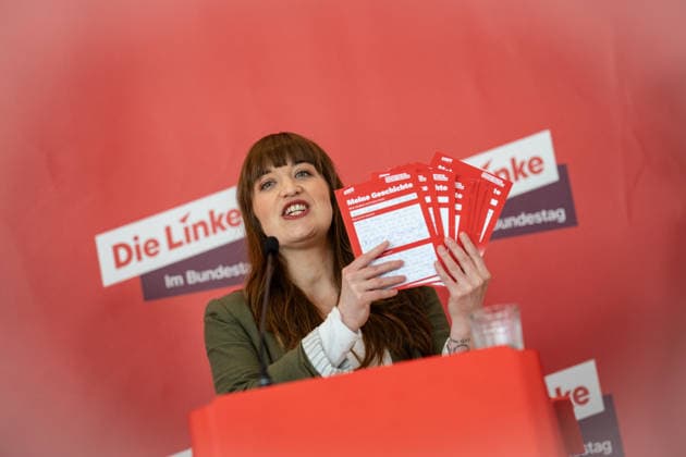 Fraktionsvorsitzende Heidi Reichinnek während ihres Pressestatements;Die Linke Statement im Deutschen Bundestag zu Beginn der Sitzungswoche, Berlin Berlin Deutschland ORTSANGABE