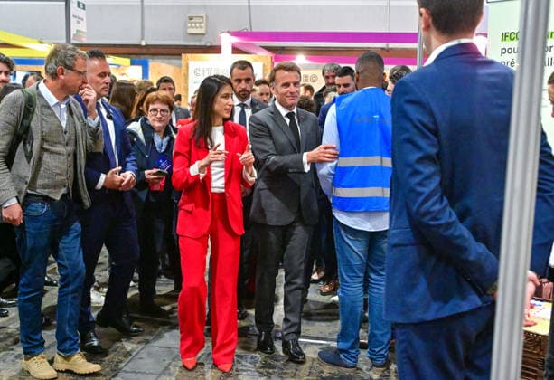 President Macron At REuse Economy Expo - Paris French President Emmanuel Macron visits the REuse Economy fair at Porte de Versailles exhibition centre in Paris, France, on May 19, 2026. Photo by Christian Liewig Pool ABACAPRESS.COM Paris France  Copyright: xLiewigxChristian Pool ABACAx