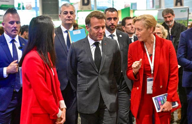 President Macron At REuse Economy Expo - Paris French President Emmanuel Macron visits the REuse Economy fair at Porte de Versailles exhibition centre in Paris, France, on May 19, 2026. Photo by Christian Liewig Pool ABACAPRESS.COM Paris France  Copyright: xLiewigxChristian Pool ABACAx