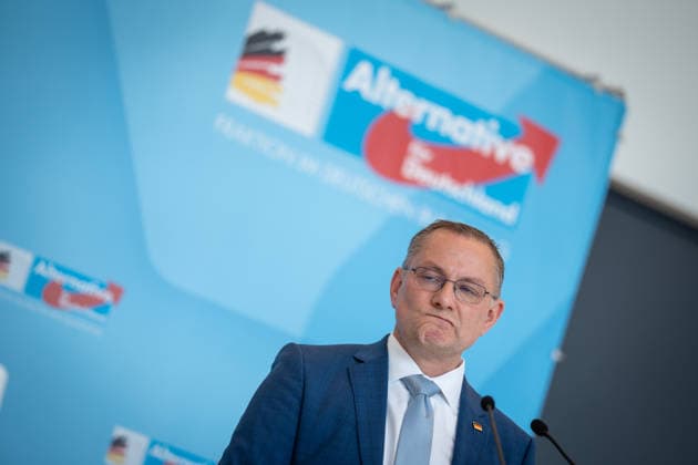 Partei- und Fraktionsvorsitzender Tino Chrupalla während des Pressestatements auf der Fraktionsebene im Deutschen Bundestag;Pressestatement der AfD-Partei- und Fraktionsvorsitzenden im Deutschen Bundestag zu Beginn der Sitzungswoche, Berlin Berlin Deutschland Bundestag