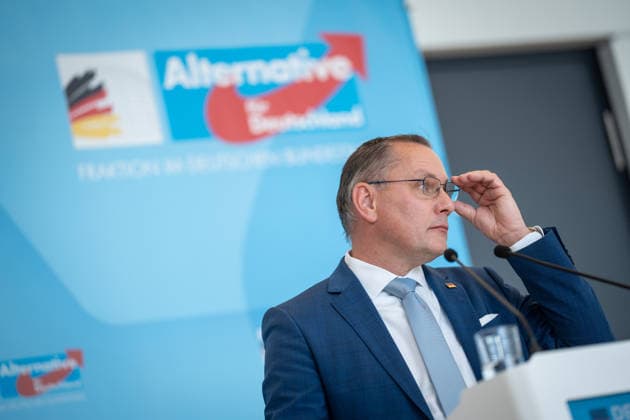Partei- und Fraktionsvorsitzender Tino Chrupalla während des Pressestatements auf der Fraktionsebene im Deutschen Bundestag;Pressestatement der AfD-Partei- und Fraktionsvorsitzenden im Deutschen Bundestag zu Beginn der Sitzungswoche, Berlin Berlin Deutschland Bundestag