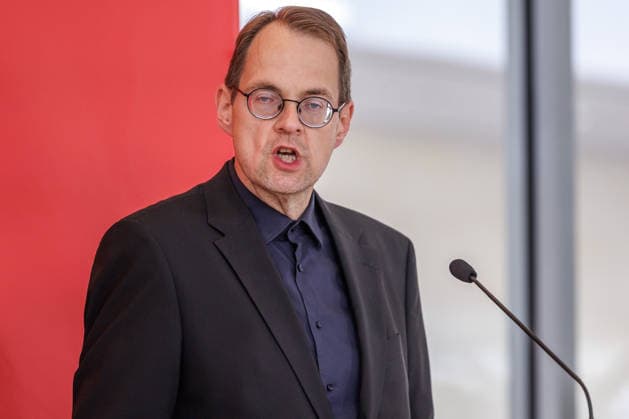 Statement Die Linke Soeren Pellmann (Die Linke) bei einem Statement am 19.05.26 in Berlin. Berlin Berlin Deutschland Reichstag